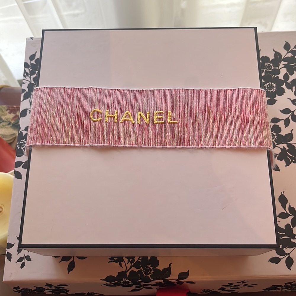 AUTHENTIC Chanel gift box, perfect for decorating